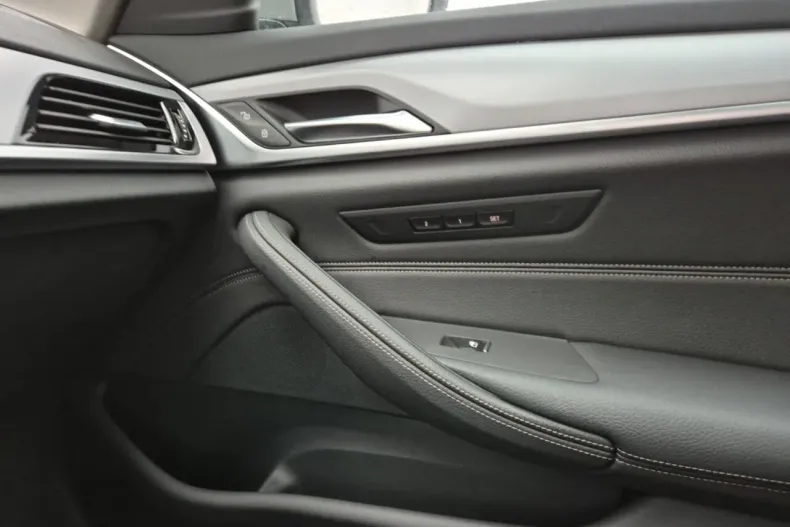 BMW Seria 5 din 2021 cu 112.926 km - oferta BMW171552 - foto 16