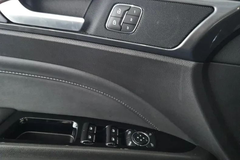 Ford Mondeo din 2020 cu 71.008 km - oferta FOR171558 - foto 26