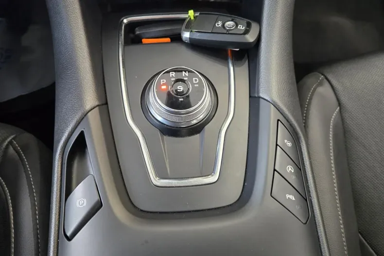 Ford Mondeo din 2020 cu 71.008 km - oferta FOR171558 - foto 32