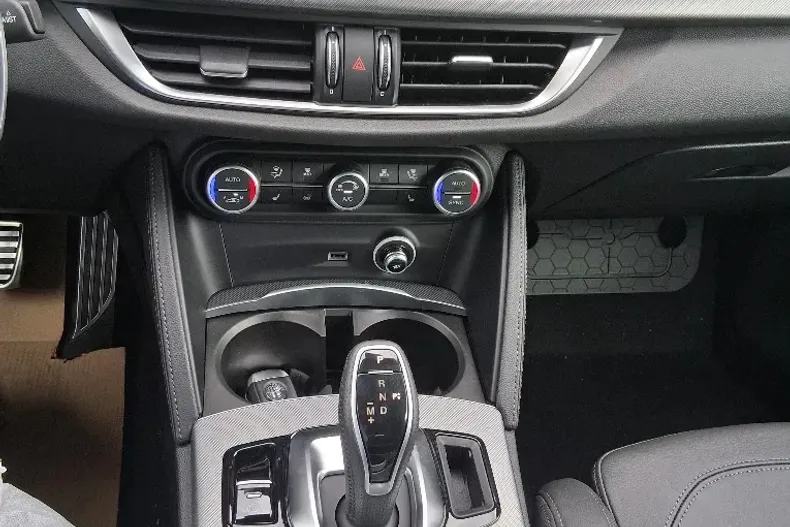 Alfa Romeo Stelvio din 2025 cu 1 km - oferta ALF171591 - foto 13