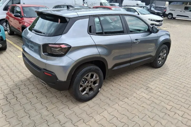 Jeep Avenger din 2025 cu 1 km - oferta JEE171592 - foto 5