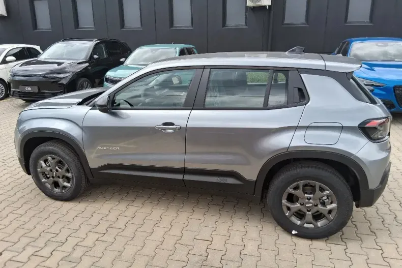 Jeep Avenger din 2025 cu 1 km - oferta JEE171592 - foto 8