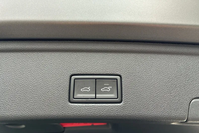 Volkswagen Touareg din 2025 cu 3.000 km - oferta VOL171613 - foto 14