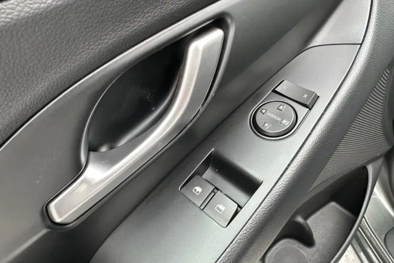 Hyundai i30 din 2023 cu 52.648 km - oferta HYU171614 - foto 9