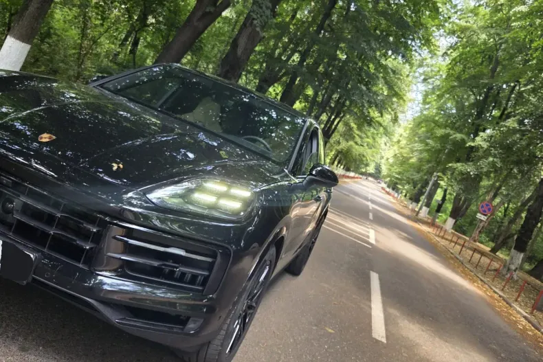 Porsche Cayenne Coupe din 2025 cu 4.500 km - oferta POR171635 - foto 3