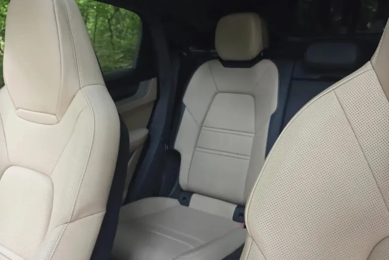 Porsche Cayenne Coupe din 2025 cu 4.500 km - oferta POR171635 - foto 17