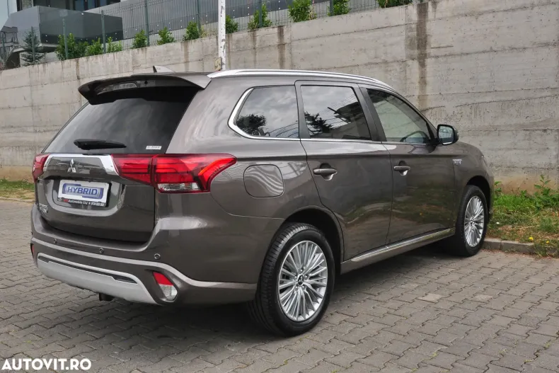 Mitsubishi Outlander din 2020 cu 177.250 km - oferta MIT171654 - foto 4