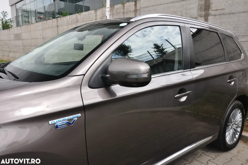 Mitsubishi Outlander din 2020 cu 177.250 km - oferta MIT171654 - foto 13