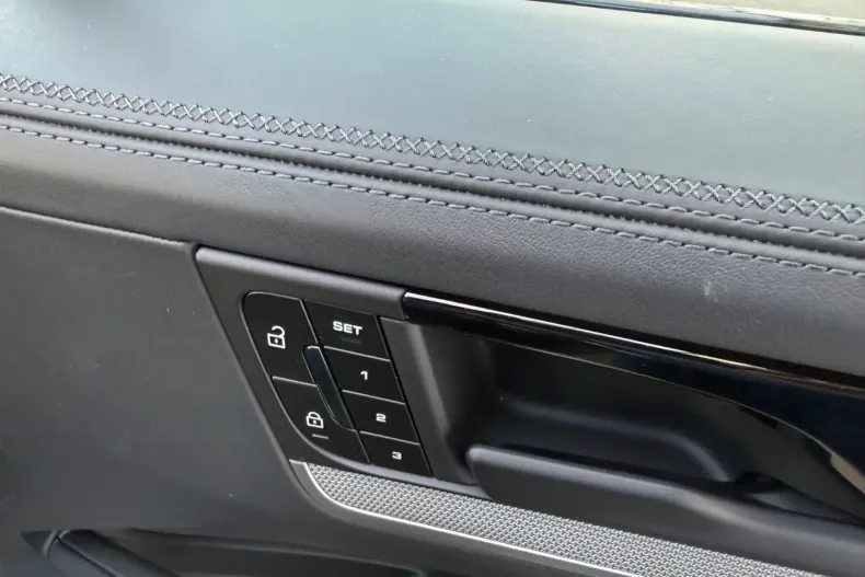 Porsche Cayenne din 2024 cu 12.900 km - oferta POR171670 - foto 6