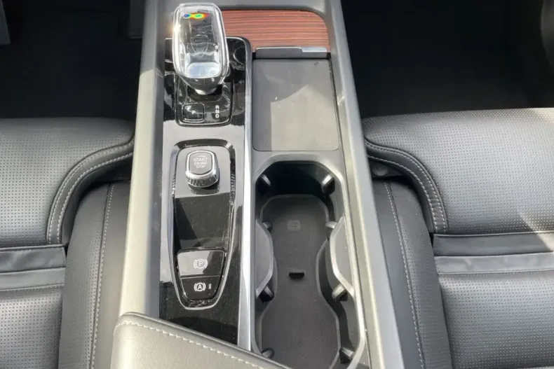 Volvo XC60 din 2024 cu 24.422 km - oferta VOL171708 - foto 19