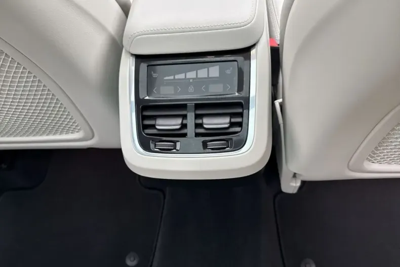 Volvo XC60 din 2024 cu 21.785 km - oferta VOL171714 - foto 11