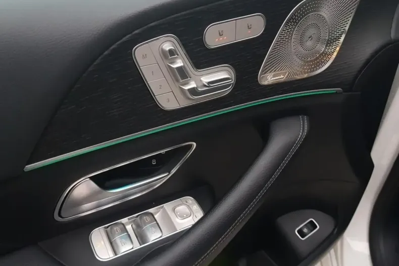 Mercedes-Benz GLE 400 din 2023 cu 49.900 km - oferta MER171716 - foto 18