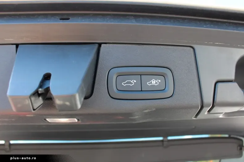 Volvo XC60 din 2024 cu 26.200 km - oferta VOL171729 - foto 7