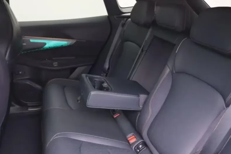 Lynk&Co 08 din 2025 cu 1.050 km - oferta LYN171733 - foto 16