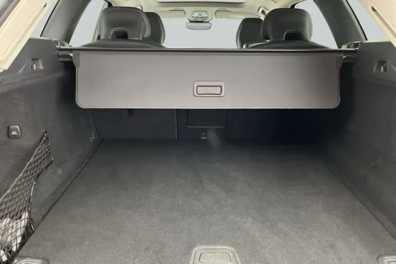 Volvo XC60 din 2023 cu 36.877 km - oferta VOL171734 - foto 9