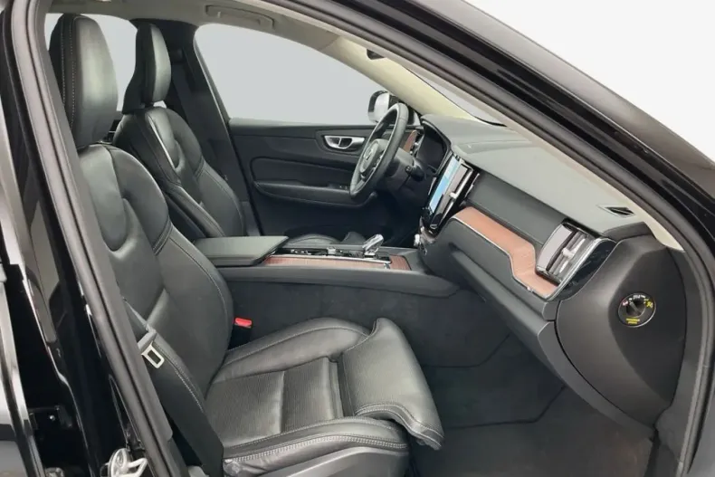 Volvo XC60 din 2023 cu 36.877 km - oferta VOL171734 - foto 16