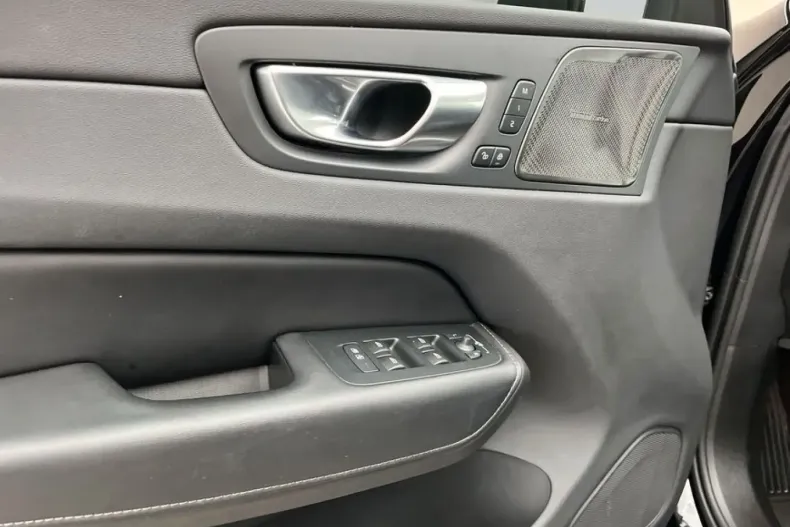 Volvo XC60 din 2023 cu 36.877 km - oferta VOL171734 - foto 20