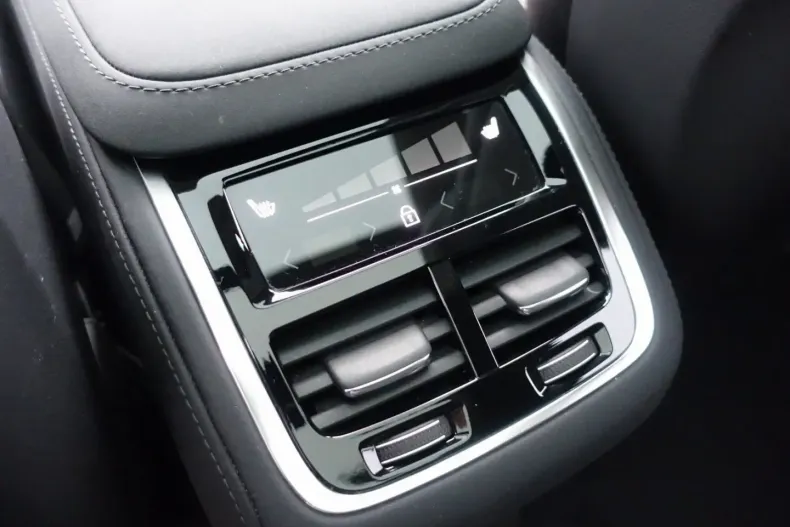 Volvo XC90 din 2025 cu 23.999 km - oferta VOL171742 - foto 12