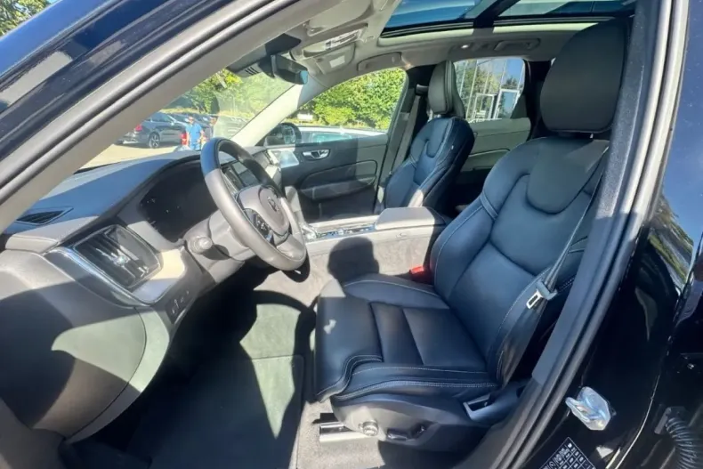 Volvo XC60 din 2021 cu 75.350 km - oferta VOL171746 - foto 11