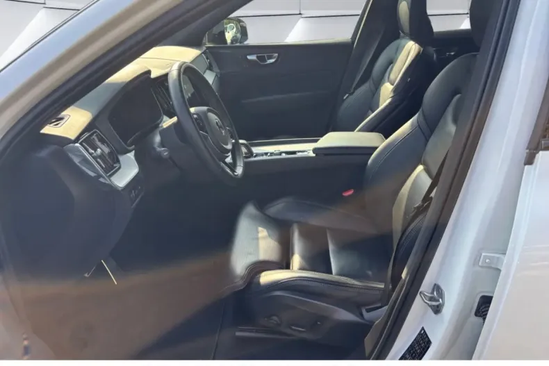 Volvo XC60 din 2022 cu 72.399 km - oferta VOL171747 - foto 7