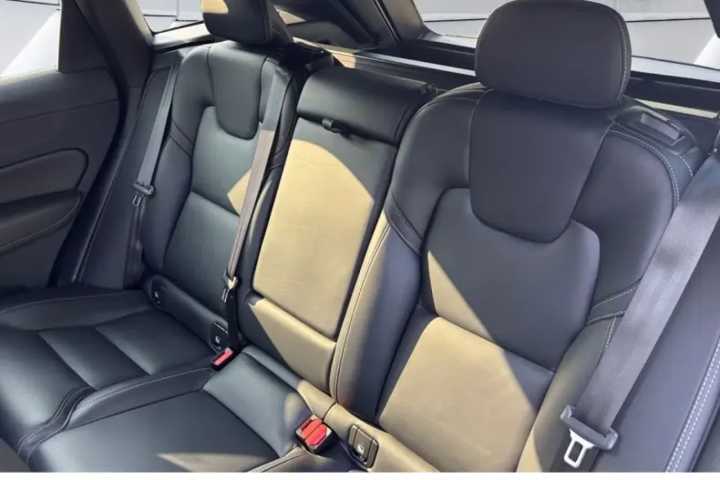 Volvo XC60 din 2022 cu 72.399 km - oferta VOL171747 - foto 8