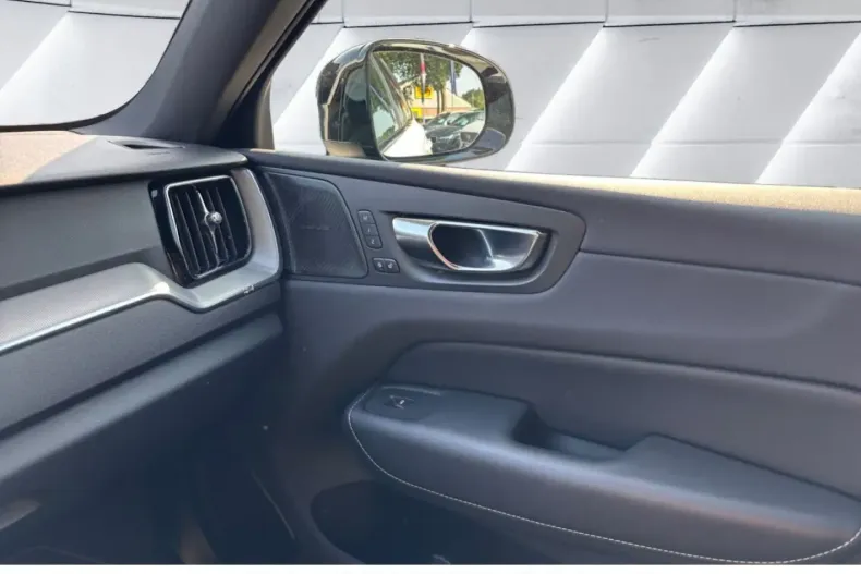 Volvo XC60 din 2022 cu 72.399 km - oferta VOL171747 - foto 16