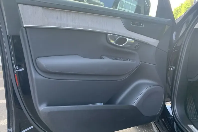 Volvo XC90 din 2025 cu 21.042 km - oferta VOL171748 - foto 13