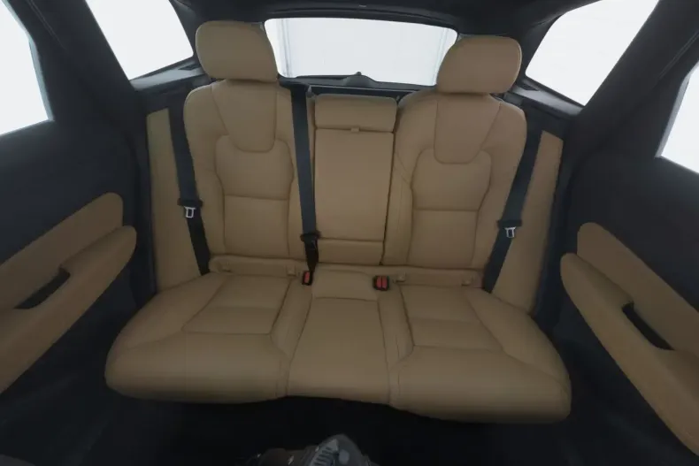 Volvo XC60 din 2022 cu 67.591 km - oferta VOL171756 - foto 9