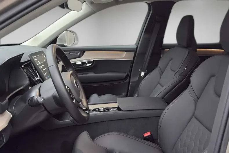 Volvo XC90 din 2025 cu 24.500 km - oferta VOL171760 - foto 7