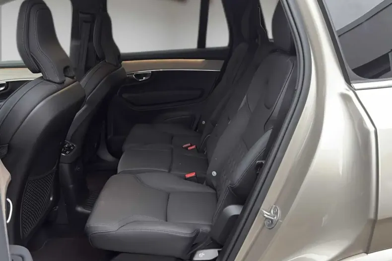 Volvo XC90 din 2025 cu 24.500 km - oferta VOL171760 - foto 8