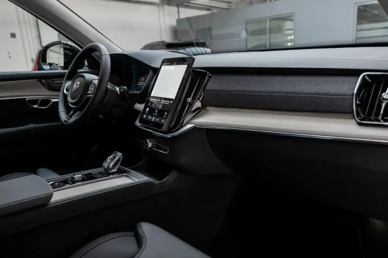 Volvo XC90 din 2025 cu 25.000 km - oferta VOL171763 - foto 5