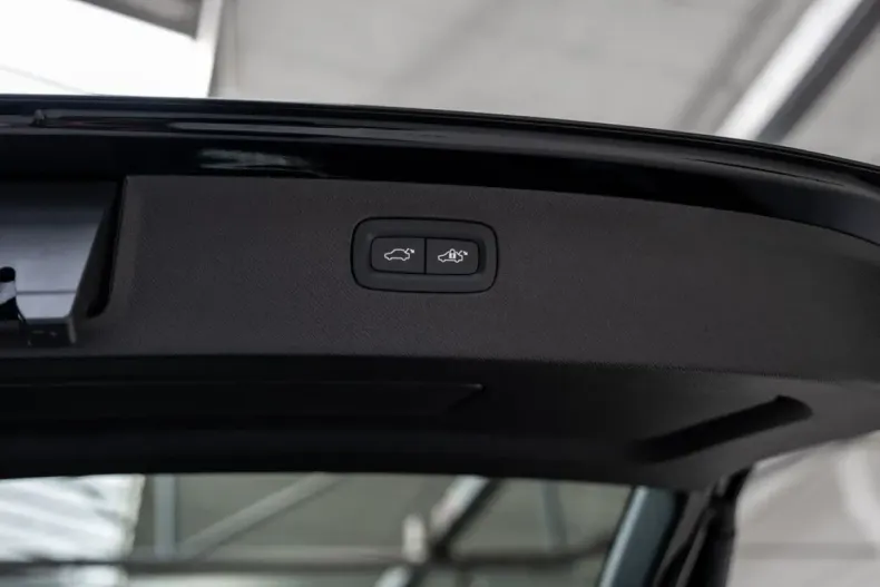 Volvo XC90 din 2025 cu 25.000 km - oferta VOL171763 - foto 9