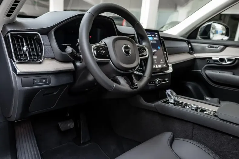 Volvo XC90 din 2025 cu 25.000 km - oferta VOL171763 - foto 18