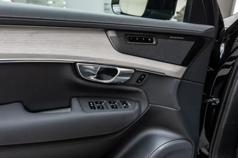 Volvo XC90 din 2025 cu 25.000 km - oferta VOL171763 - foto 21