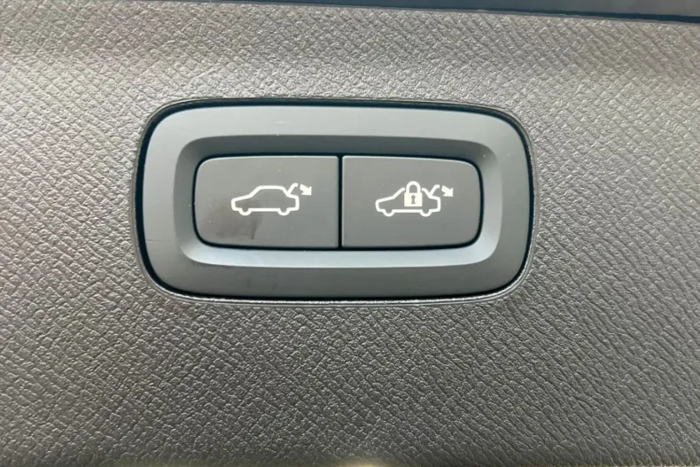 Volvo XC90 din 2025 cu 14.490 km - oferta VOL171768 - foto 10