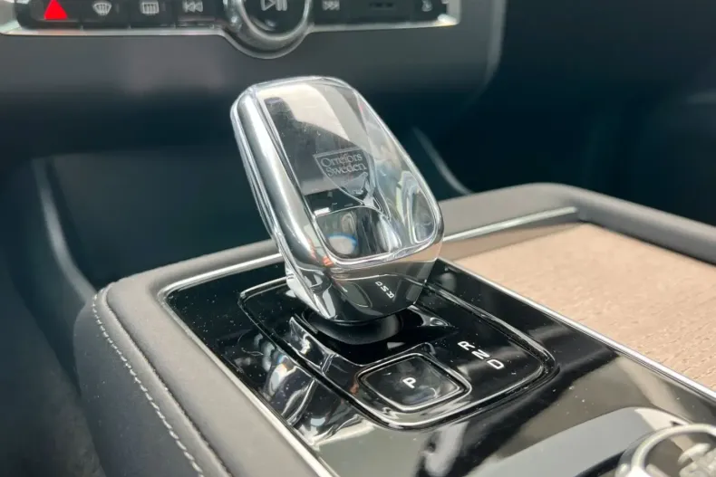 Volvo XC90 din 2025 cu 14.490 km - oferta VOL171768 - foto 24