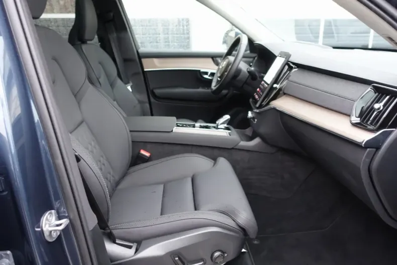 Volvo XC90 din 2025 cu 32.150 km - oferta VOL171771 - foto 10