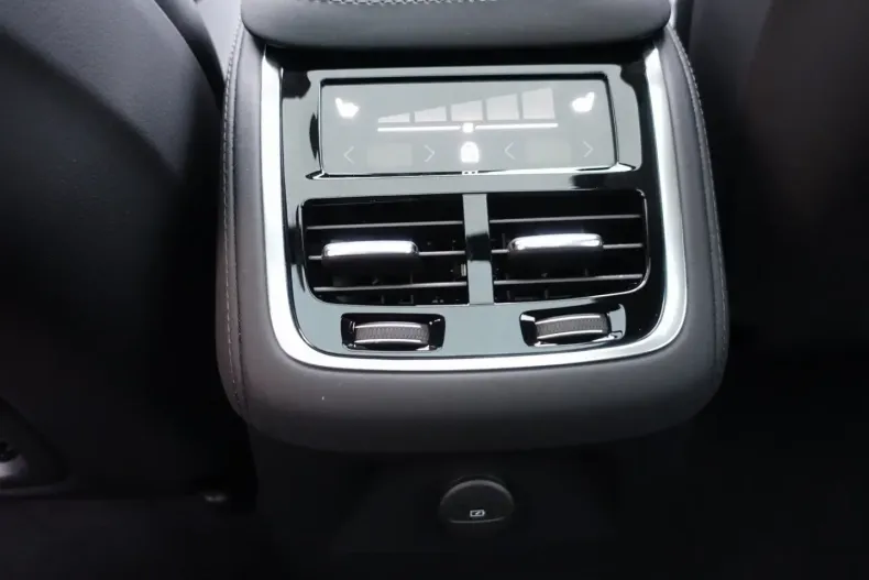 Volvo XC90 din 2025 cu 32.150 km - oferta VOL171771 - foto 17