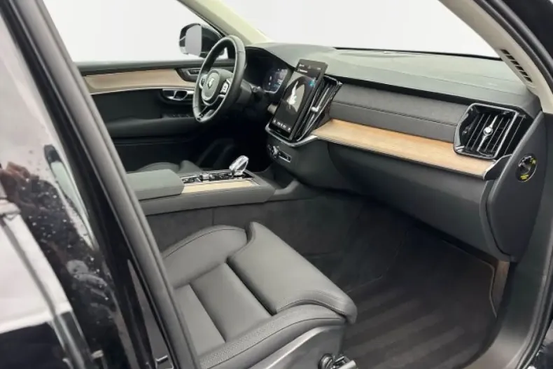 Volvo XC90 din 2025 cu 26.900 km - oferta VOL171776 - foto 8