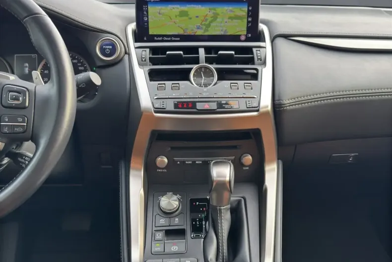 Lexus NX 300 din 2022 cu 39.631 km - oferta LEX171778 - foto 14