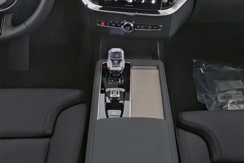 Volvo XC90 din 2025 cu 27.450 km - oferta VOL171779 - foto 7