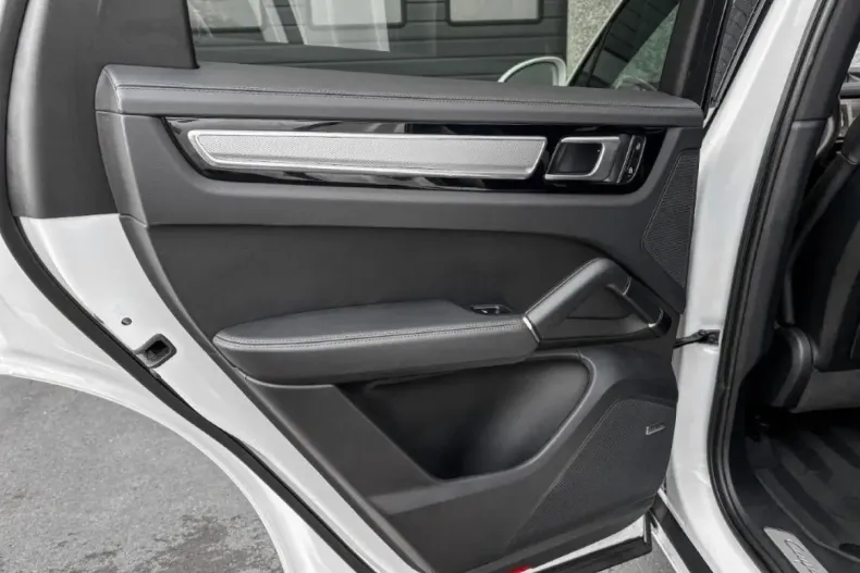 Porsche Cayenne din 2023 cu 32.000 km - oferta POR171786 - foto 18