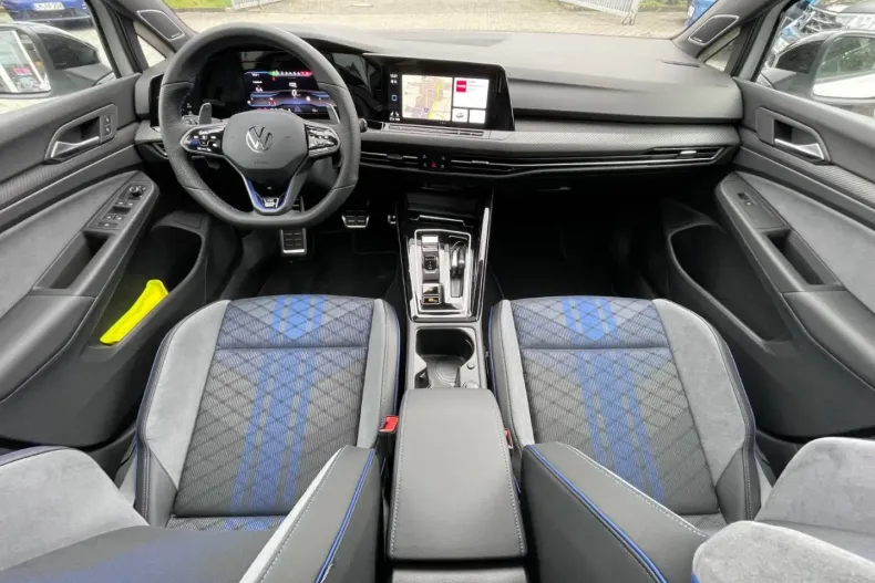 Volkswagen Golf din 2023 cu 14.900 km - oferta VOL171793 - foto 8