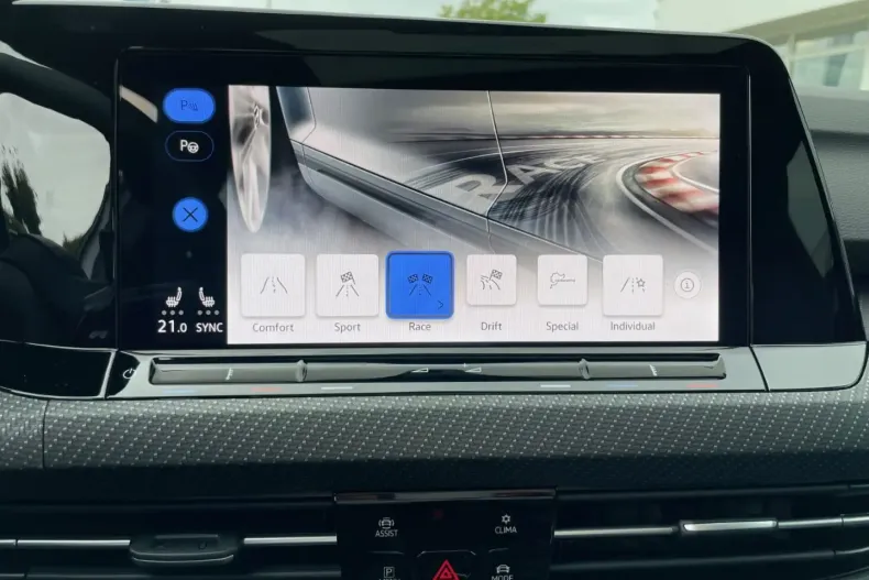 Volkswagen Golf din 2023 cu 14.900 km - oferta VOL171793 - foto 12