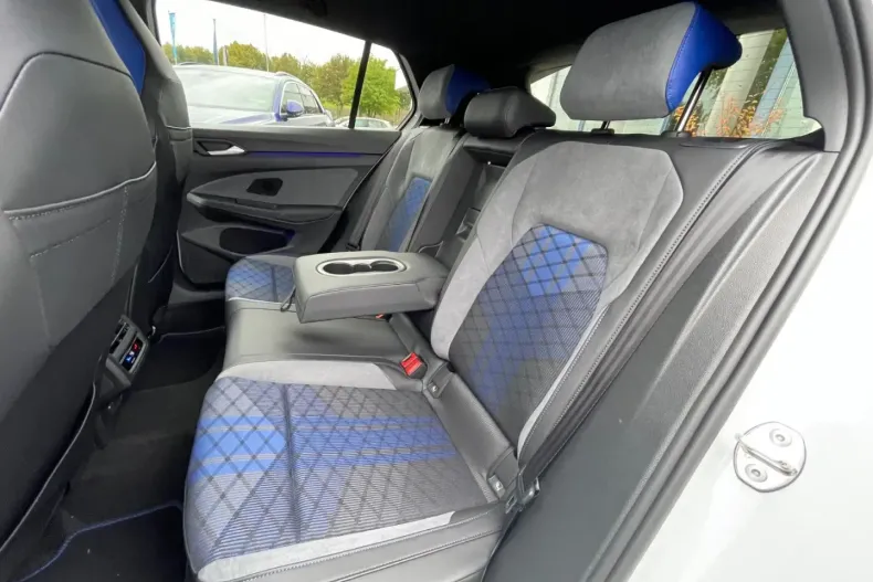 Volkswagen Golf din 2023 cu 14.900 km - oferta VOL171793 - foto 16