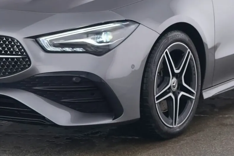 Mercedes-Benz CLA 220 din 2024 cu 15.620 km - oferta MER171796 - foto 3