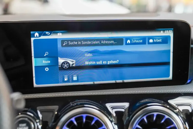 Mercedes-Benz CLA 220 din 2023 cu 12.588 km - oferta MER171800 - foto 19