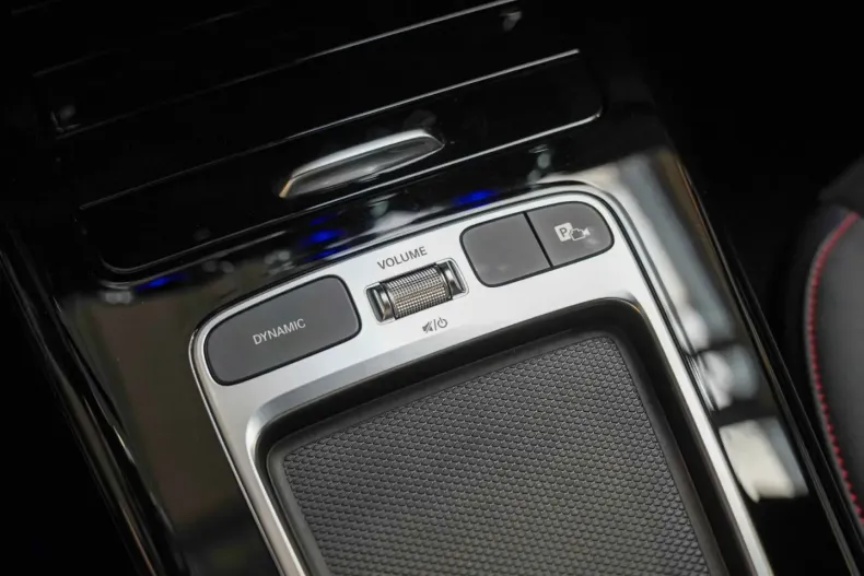 Mercedes-Benz CLA 220 din 2023 cu 12.588 km - oferta MER171800 - foto 23