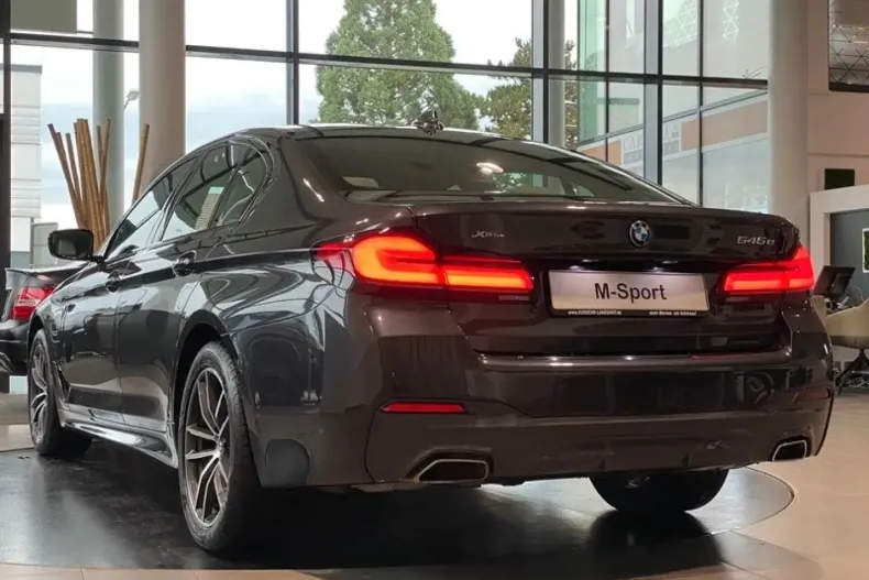 BMW 545 din 2022 cu 71.126 km - oferta BMW171805 - foto 2