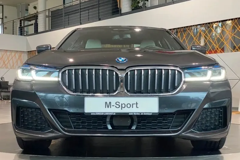 BMW 545 din 2022 cu 71.126 km - oferta BMW171805 - foto 4